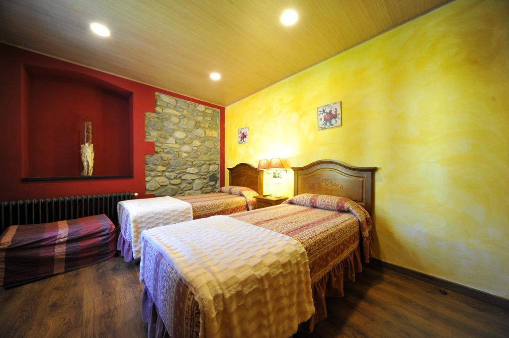 Hostal Vall D'Aneu By Arcas & Sambola Астеррі-д'Анеу Екстер'єр фото