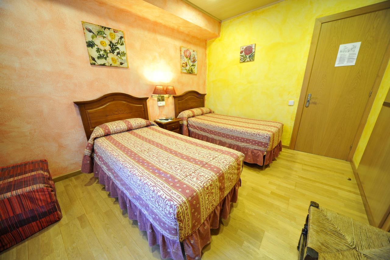 Hostal Vall D'Aneu By Arcas & Sambola Астеррі-д'Анеу Екстер'єр фото