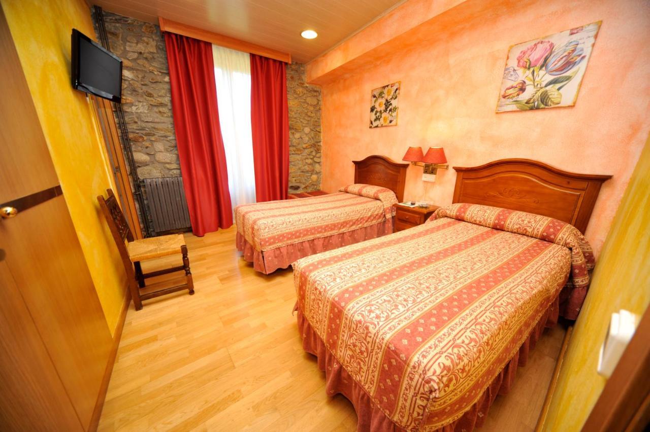 Hostal Vall D'Aneu By Arcas & Sambola Астеррі-д'Анеу Екстер'єр фото